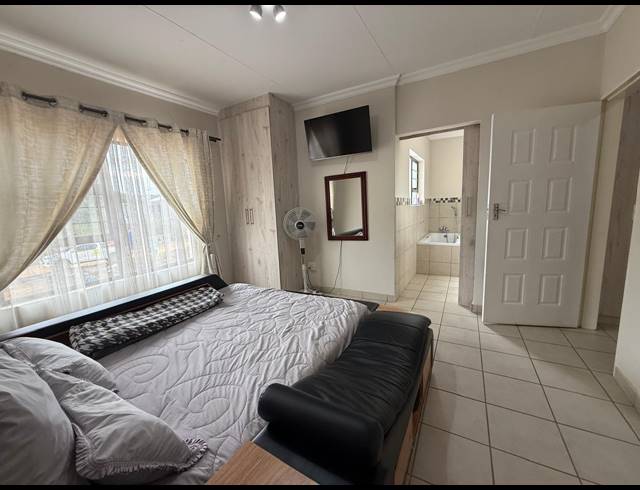 3 BEDROOM TOWNHOUSE FOR SALE IN WATERVAL EAST